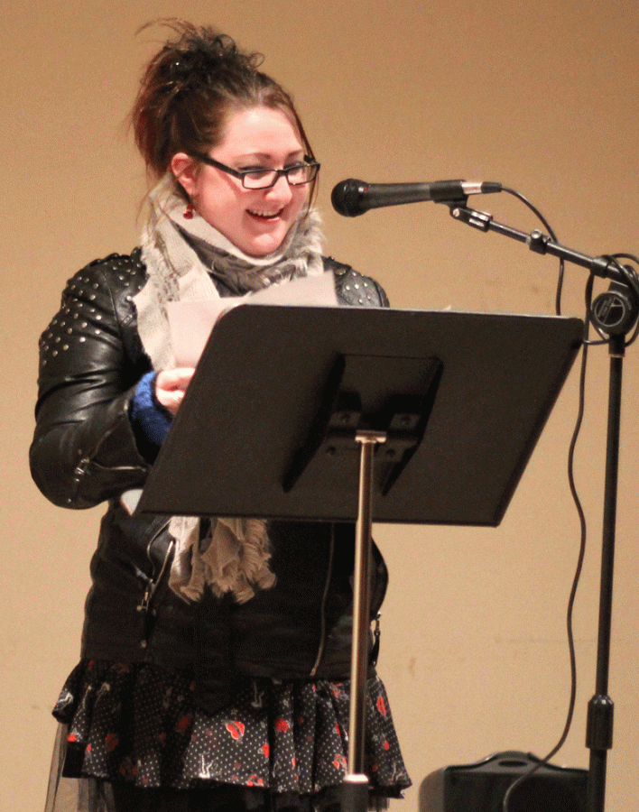 Laura+Salisbury+reads+a+poem+about+her+grandfather+at+the+Pre-Poetry+Slam+last+Thursday.