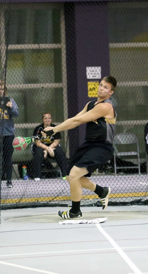 Senior+thrower+Bryan+Dunn+recorded+a+personal+record+as+well+as+a+NCAA+provisional+mark+in+the+weight+throw+this+past+weekend+at+the+Minnesota+State+Open+in+Mankato%2C+Minn.+The+first-place+winner+threw+a+mark+of+62%E2%80%99+4+%C2%BD%E2%80%9D+and+is+now+ranked+10th+in+the+nation+in+weight+throw.