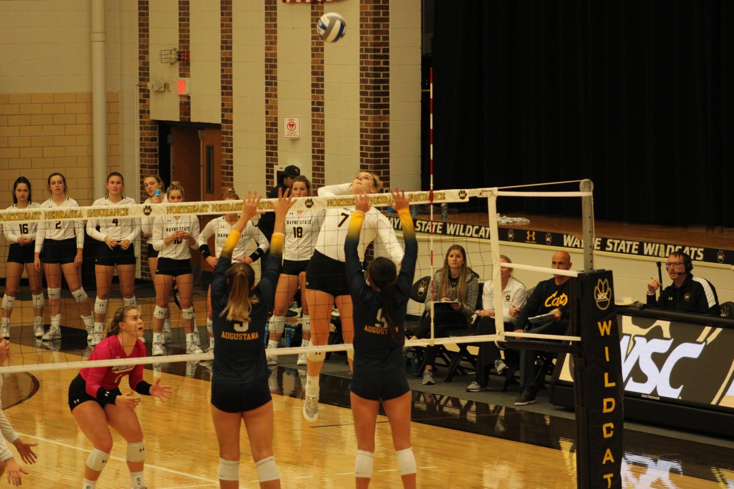 WSC+Volleyball+wins+against+Augustana+%28October+28%29